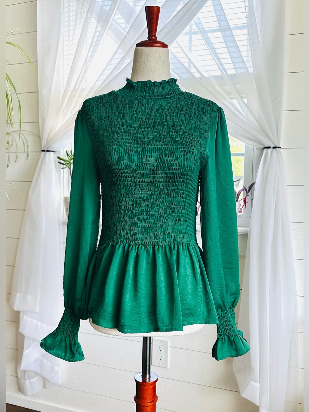 Flawless Kelly Green Mock Neck Long Ruffled Sleeve Smocked Peplum Top Size S